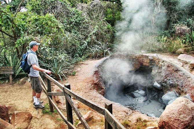 Rincon-de-la-Vieja-Volcano-National-Park-close-on-Monday.jpg